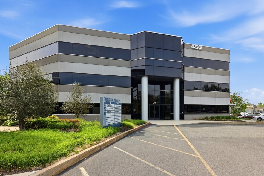 More Photos Of 400 Cresson Blvd, Phoenixville Unknown For Lease