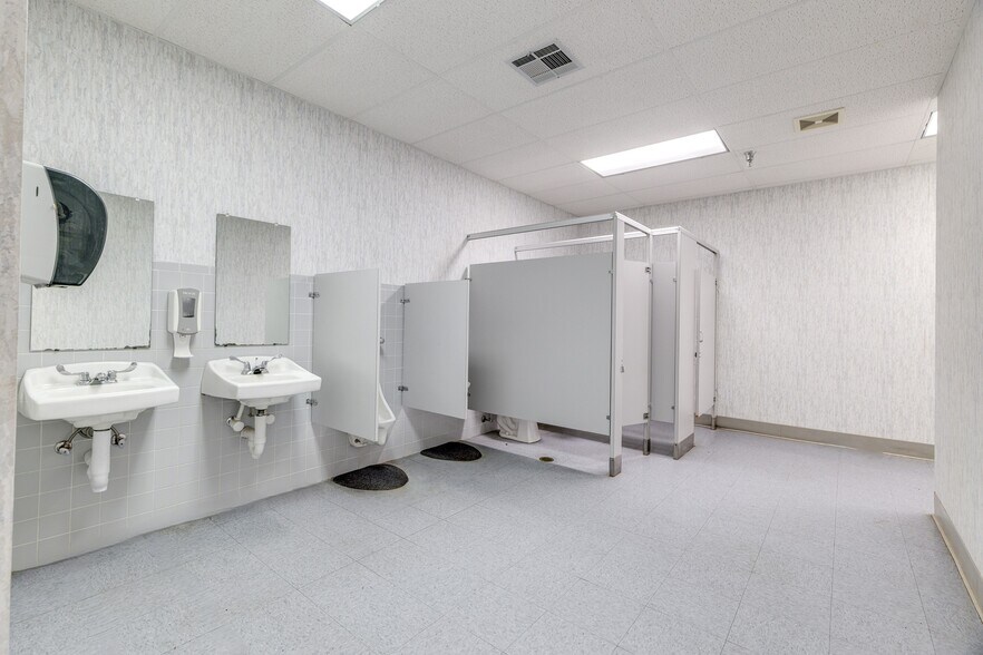 More Photos Of 401 Thomas Rd, West Monroe Medical For Lease