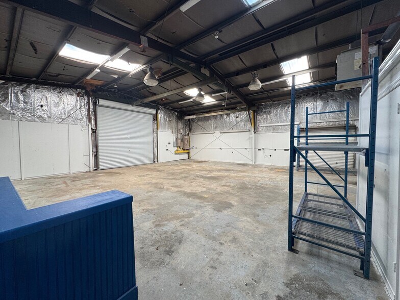 More Photos Of 6855 Hawkinsville Rd, Macon-Bibb Flex For Lease