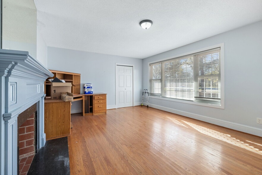 More Photos Of 2721 Wendell Blvd, Wendell Medical For Lease