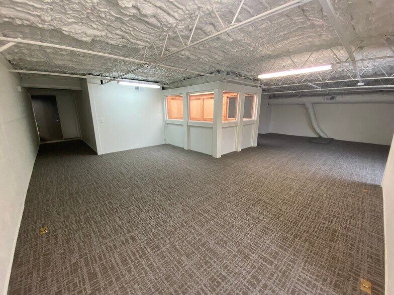 More Photos Of 4834 Vicksburg St, Dallas Manufacturing For Lease