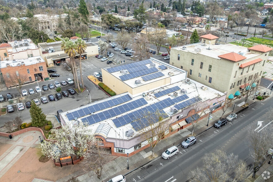 More Photos Of 703-711 Main St, Woodland Storefront Retail Office For Lease