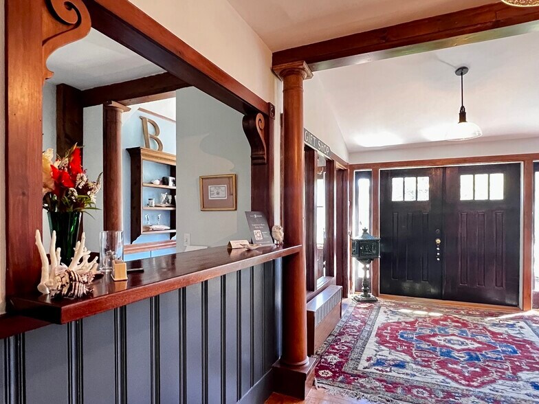 More Photos Of 3063 Bristol Rd, New Harbor Hospitality For Sale