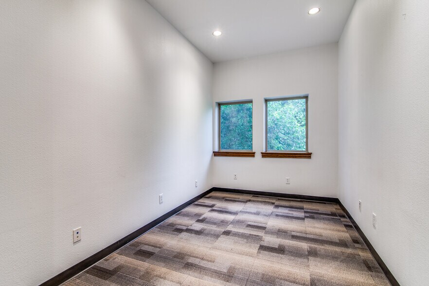More Photos Of 3012 Ridge Rd, Rockwall Office For Lease