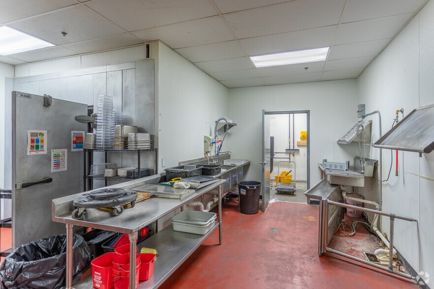 More Photos Of 6550 Hamilton Lebanon Rd, Monroe Warehouse For Sale