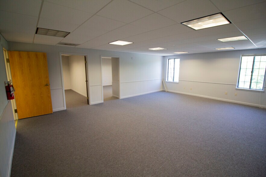 More Photos Of 3030 S 9th St, Kalamazoo Medical For Sale