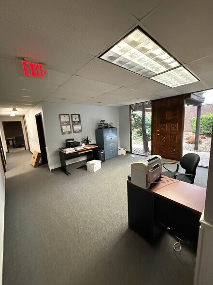 More Photos Of 6 Westbury Dr, Saint Charles Office For Lease