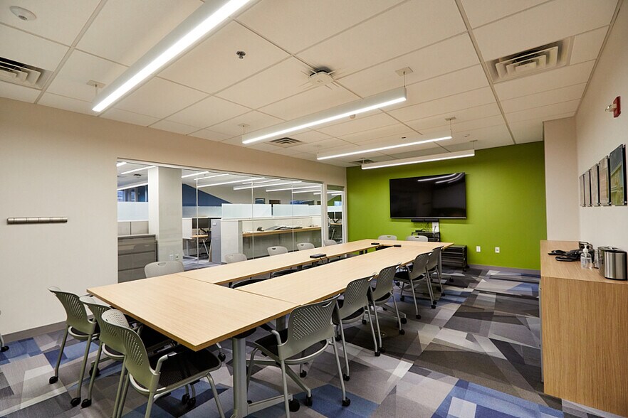 More Photos Of 800 Waterfront Dr, Pittsburgh Office For Lease