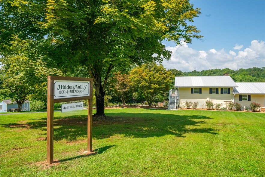 More Photos Of 441 Mull Rd, Hiawassee Hospitality For Sale