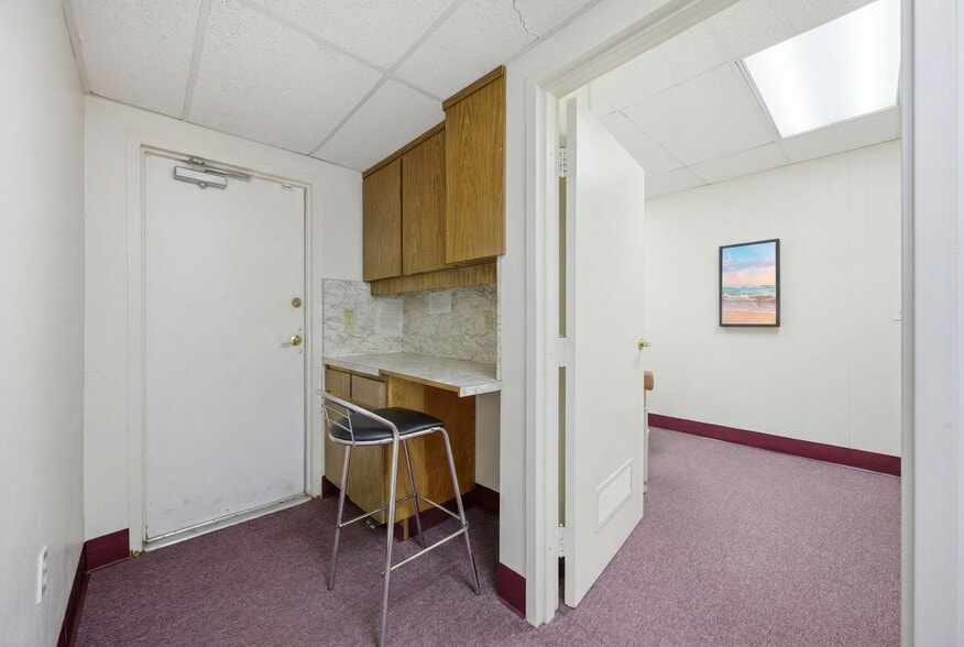 More Photos Of 1811 Bayshore Gardens Pky, Bradenton Medical For Sale