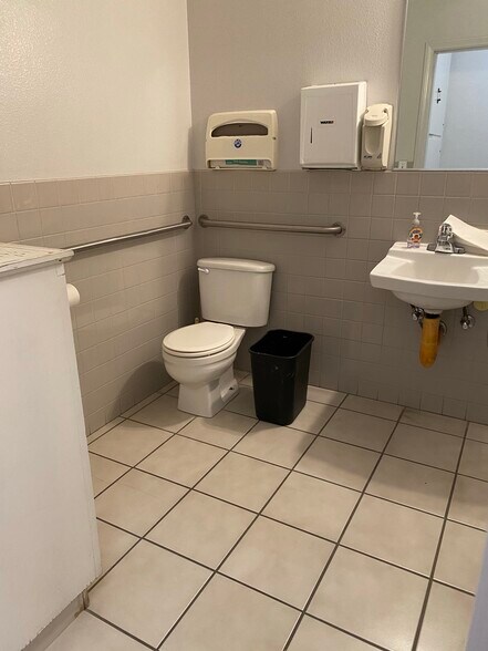 More Photos Of 2401 Portico Blvd, Calexico Warehouse For Lease