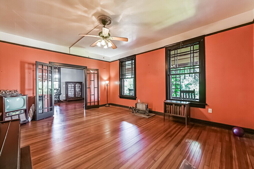 More Photos Of 2911 Broadway St, Galveston Specialty For Sale