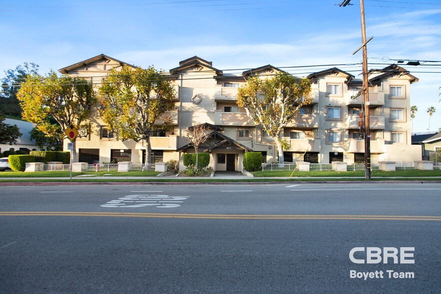 More Photos Of 1615 Yosemite Dr, Los Angeles Apartments For Sale