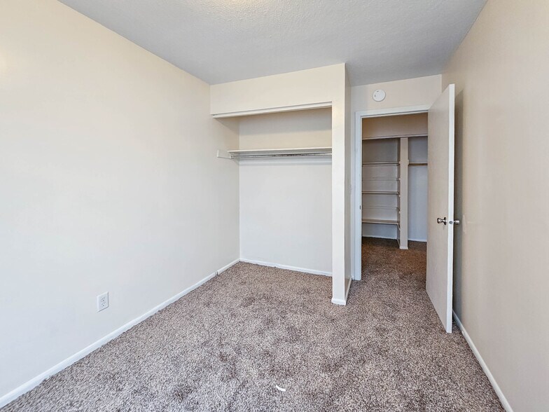 More Photos Of 210 Sivers Rd, Glenwood Apartments For Sale