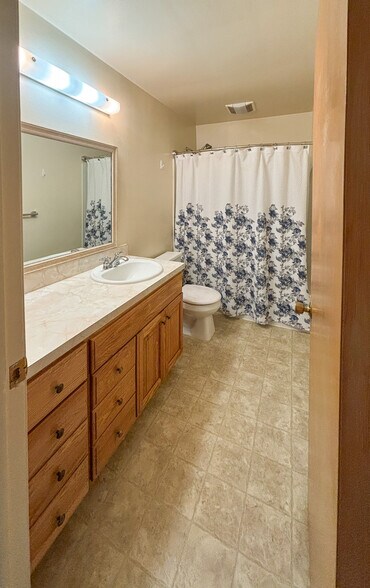 More Photos Of 197 Denby St, Romeo Apartments For Sale