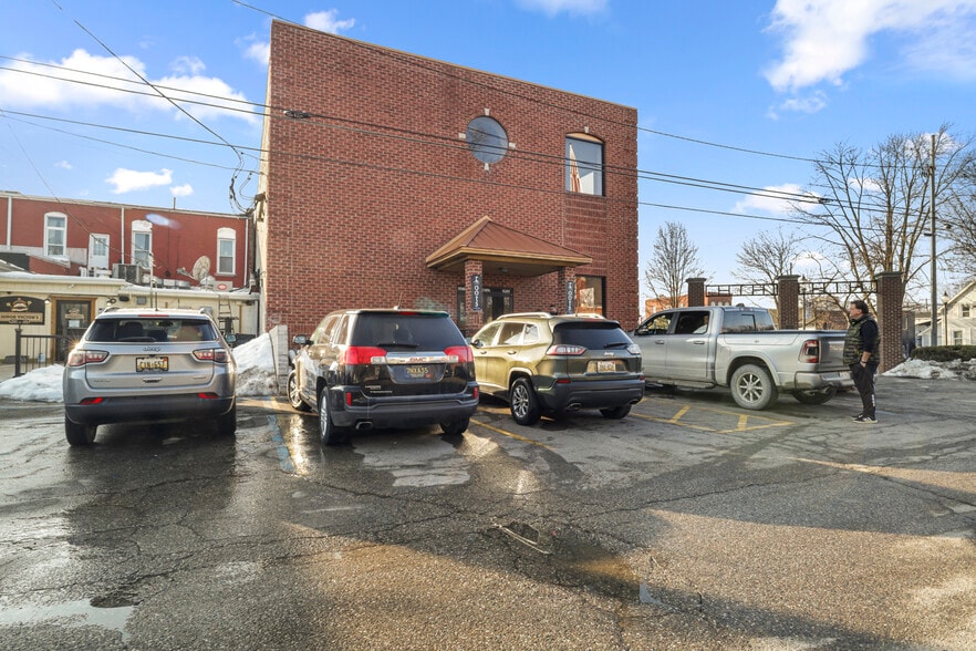 More Photos Of 107 S Main St, Almont Restaurant For Lease
