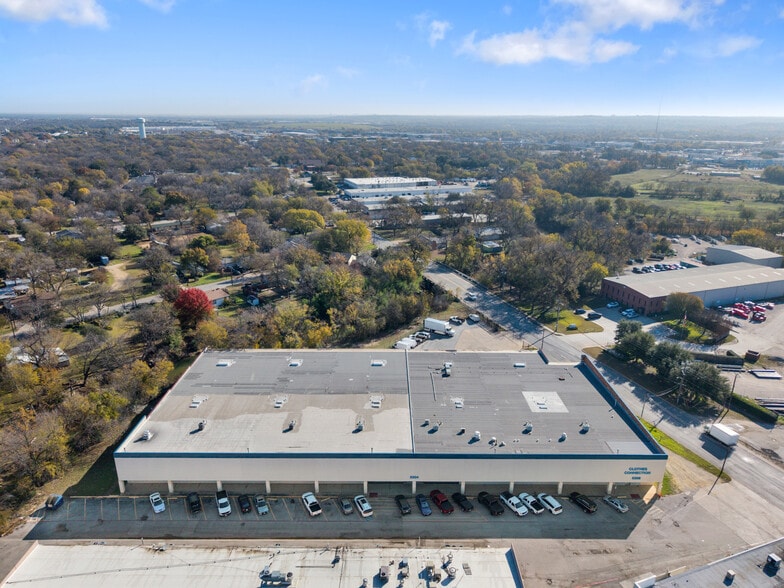 More Photos Of 5305 Midway Rd, Haltom City Distribution For Lease