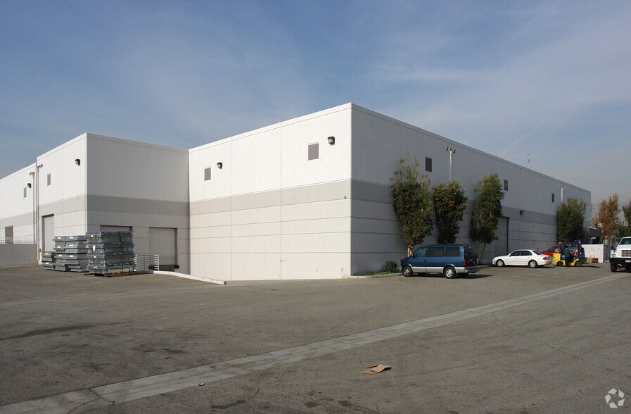 More Photos Of 5549 Brooks St, Montclair Warehouse For Lease