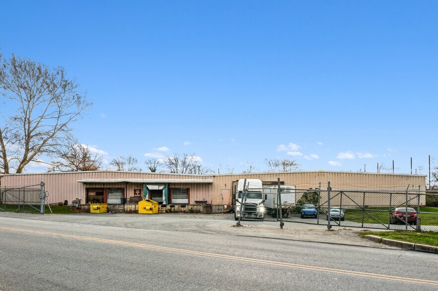 More Photos Of 680 Colwell Ln, Conshohocken Manufacturing For Lease