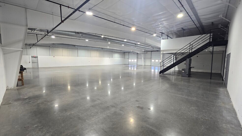 More Photos Of 197 Thunder Rd, Mooresville Light Distribution For Lease