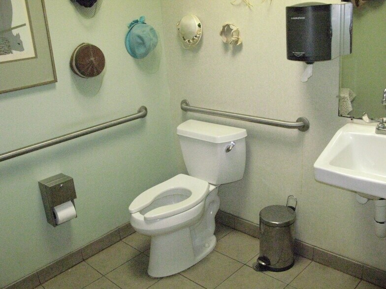 More Photos Of 1922 W Allen St, Allentown Storefront For Lease