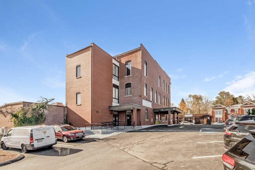 More Photos Of 21 E Main St, Westborough Office For Lease