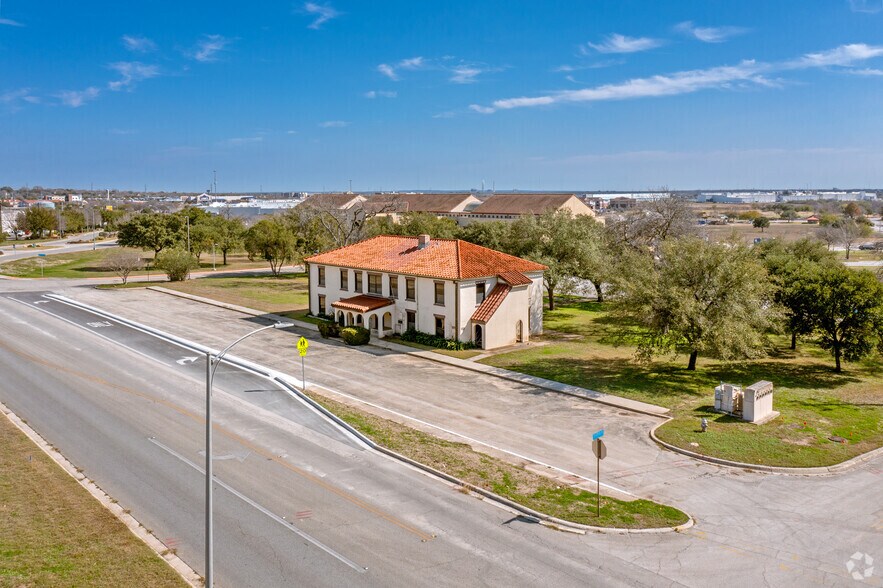 More Photos Of 3250 Sidney Brooks St, San Antonio Medical For Sale