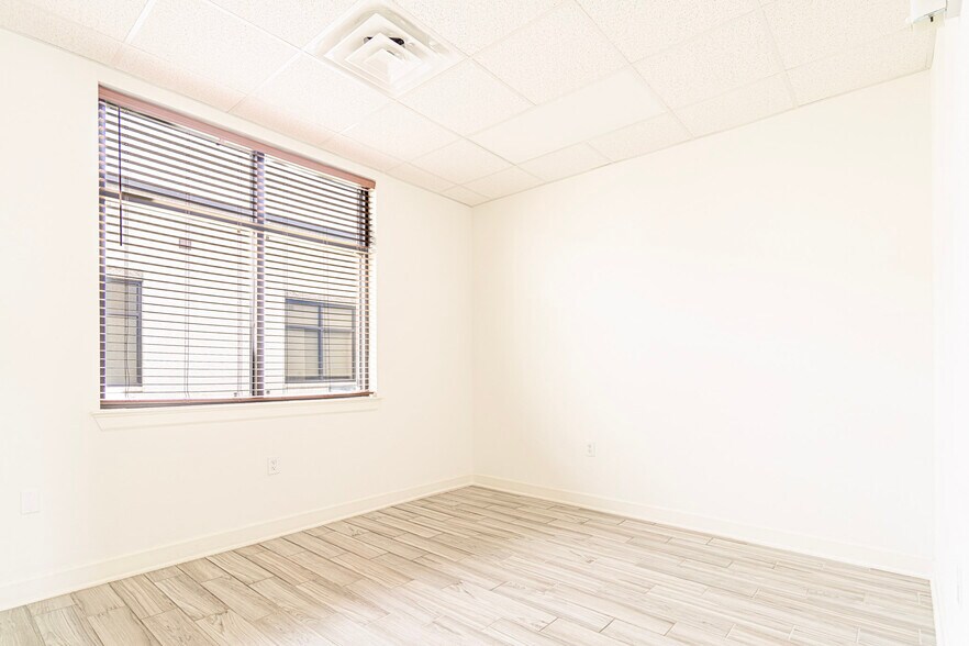 More Photos Of 26077 Nelson Way, Katy Medical For Lease