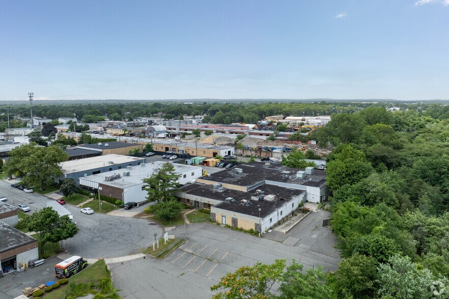 More Photos Of 22 Connor Ln, Deer Park Industrial For Sale