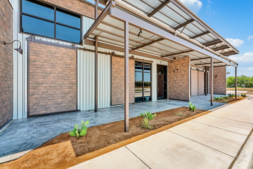 More Photos Of 17516 Matany Rd, Justin Office For Lease