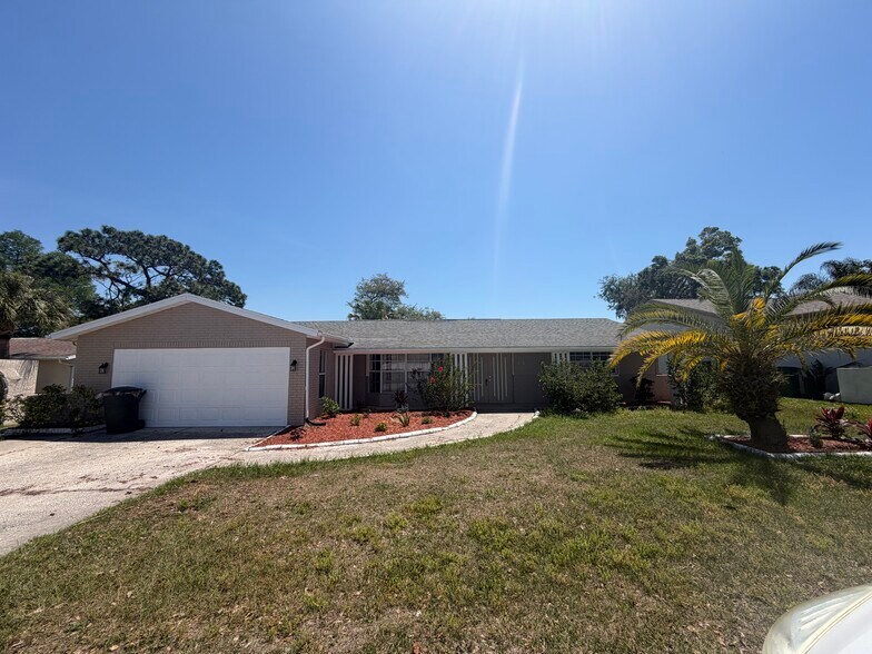 More Photos Of 35 Harbor Woods Cir, Safety Harbor Specialty For Sale