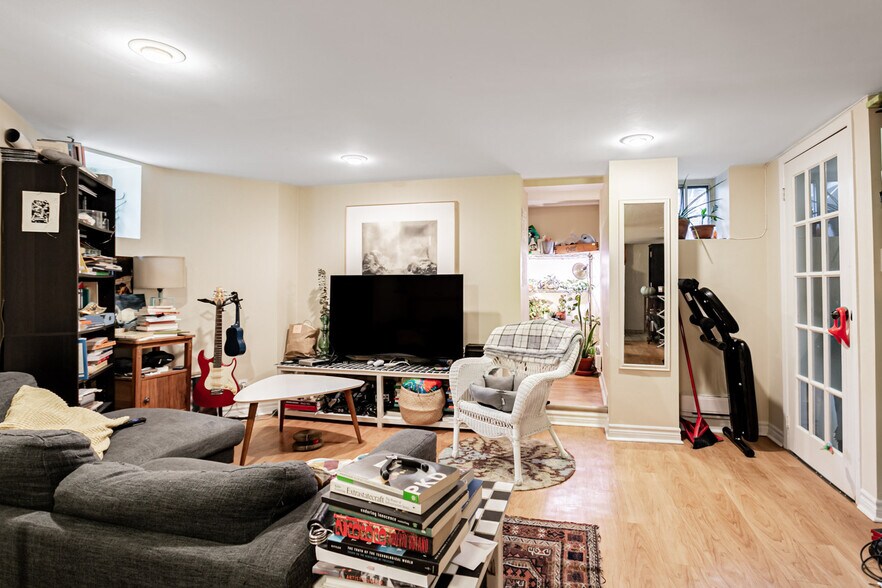 More Photos Of 164 Sunnyside Av, Toronto Multifamily For Sale