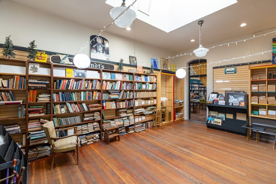 More Photos Of 315 E 2nd St, The Dalles General Retail For Sale