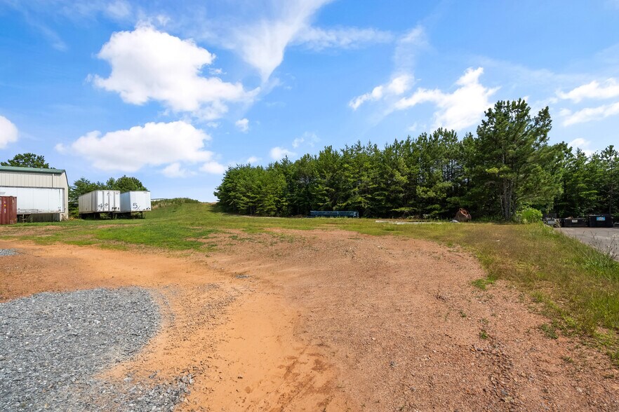 More Photos Of 27 Airport Business, Jasper Warehouse For Lease