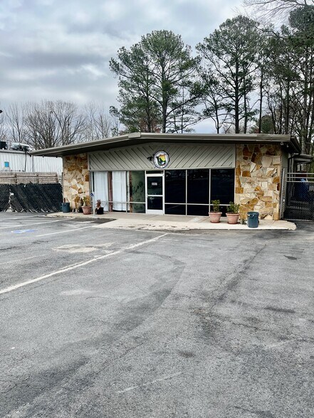 Primary Photo Of 3597 Lawrenceville Hwy, Tucker Freestanding For Sale