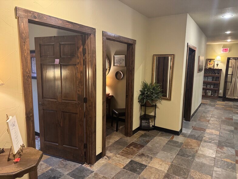 More Photos Of 1830 Shelby Ln, Fayetteville Medical For Sale
