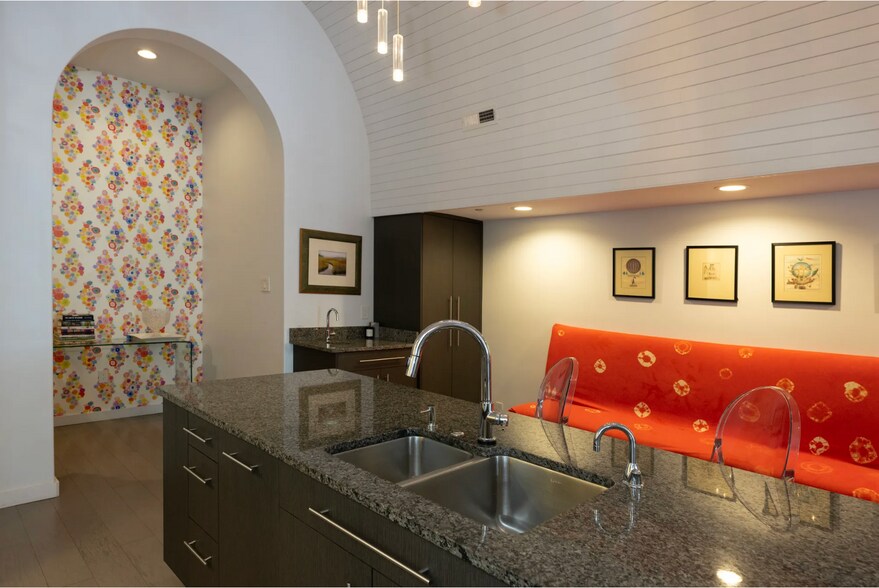 More Photos Of 160 E Main St, Spartanburg Apartments For Sale