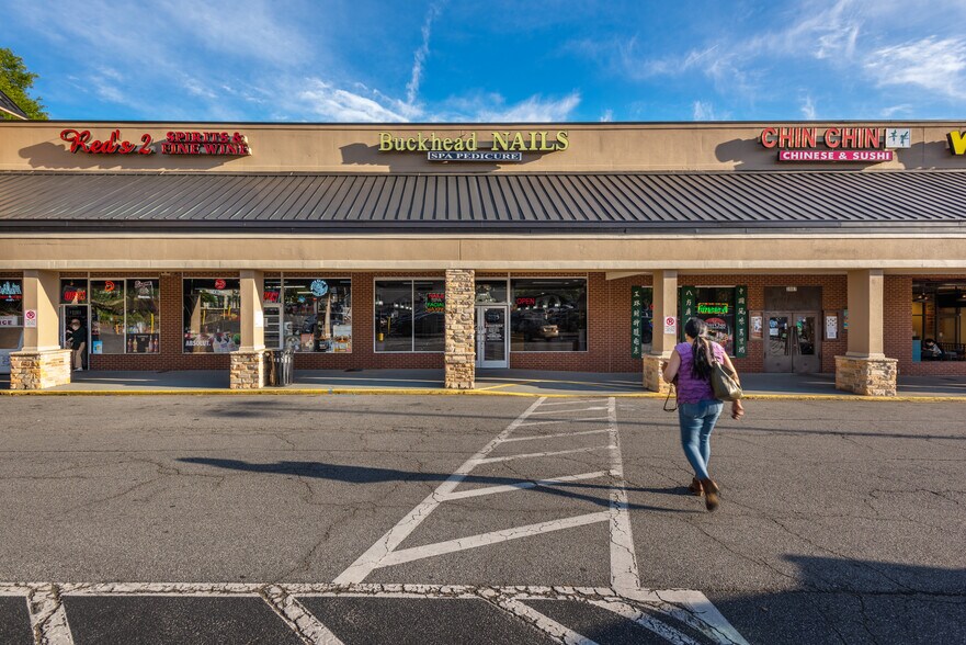More Photos Of 3851-3895 Peachtree Rd NE, Atlanta Storefront For Lease