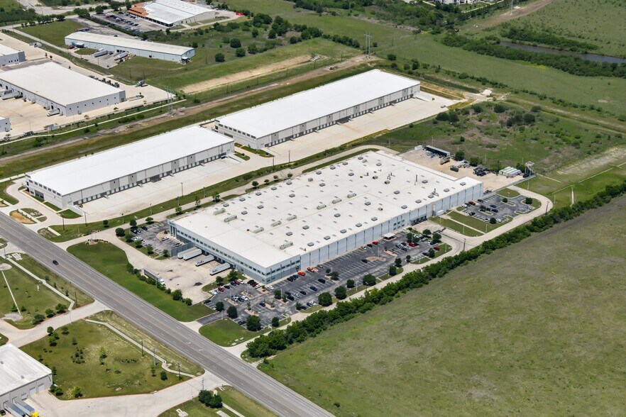 More Photos Of 1611 Clovis Barker Rd, San Marcos Manufacturing For Lease