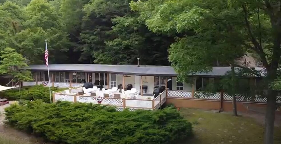 More Photos Of 10244 Lost Valley, Montague Hotel For Sale