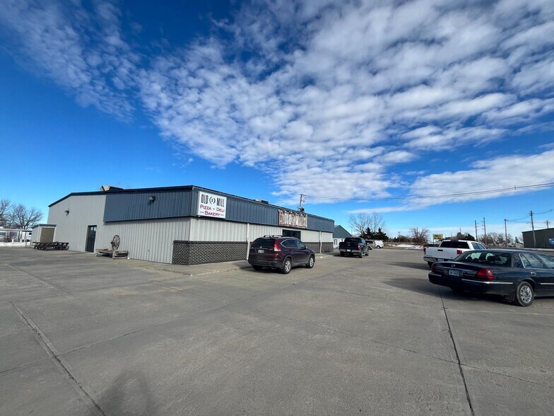 More Photos Of 704 E C St, Valentine Restaurant For Sale