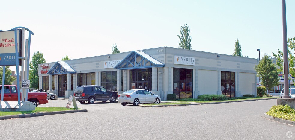 Primary Photo Of 1424 Outlet Collection Way SW, Auburn Freestanding For Sale
