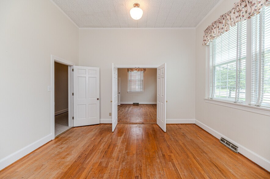 More Photos Of 211 Main st, Broadway Religious Facility For Sale