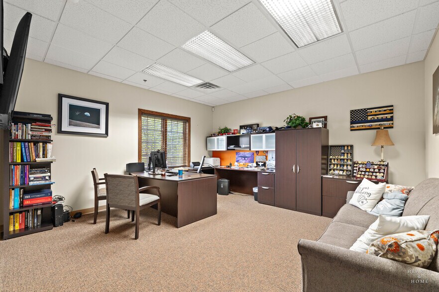 More Photos Of 106 S Wynstone Park Dr, Barrington Medical For Sale