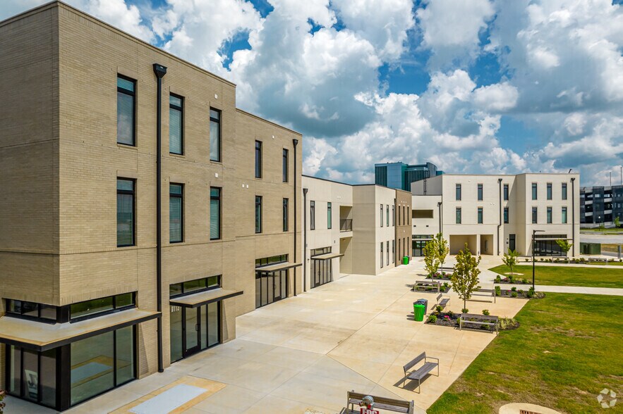 Primary Photo Of 5100 W Park Dr, Rogers Unknown For Lease