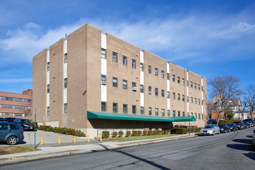 Primary Photo Of 150 Lockwood Ave, New Rochelle Medical For Lease