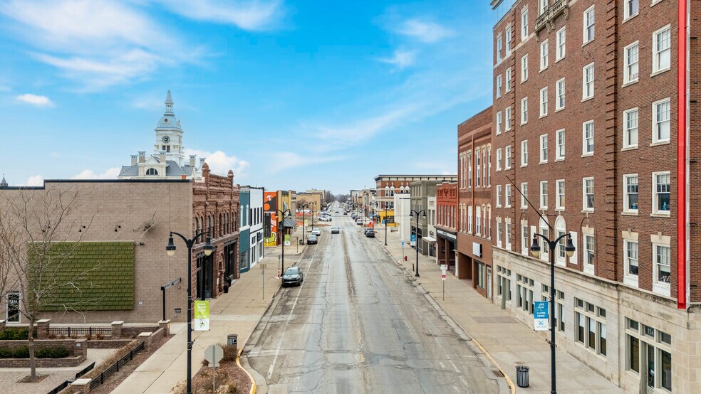 More Photos Of 218 E Main St, Marshalltown Storefront Retail Residential For Sale