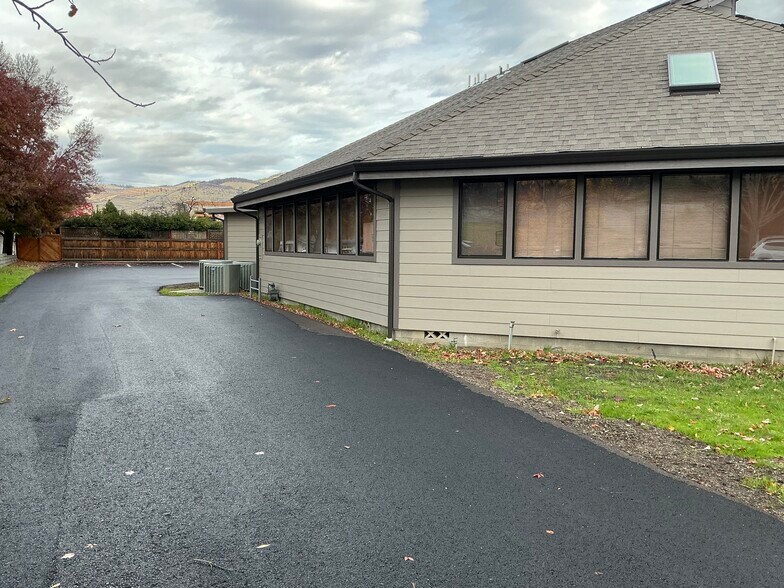 More Photos Of 400 Williamson Way, Ashland Office Residential For Sale