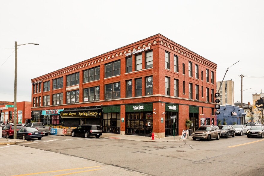 More Photos Of 2362 Russell St, Detroit Storefront Retail Office For Lease