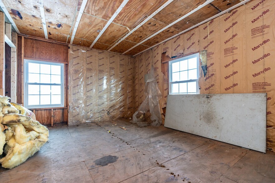 More Photos Of 1220 Broad St, Central Falls Auto Repair For Sale